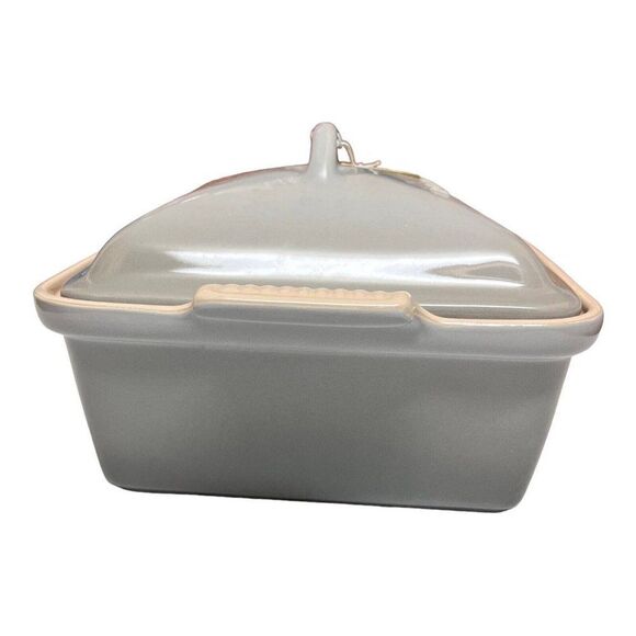LE CREUSET Deep Square Casserole with Lid 4 qt (3.8L) Mist Grey 10” - Picture 3 of 9